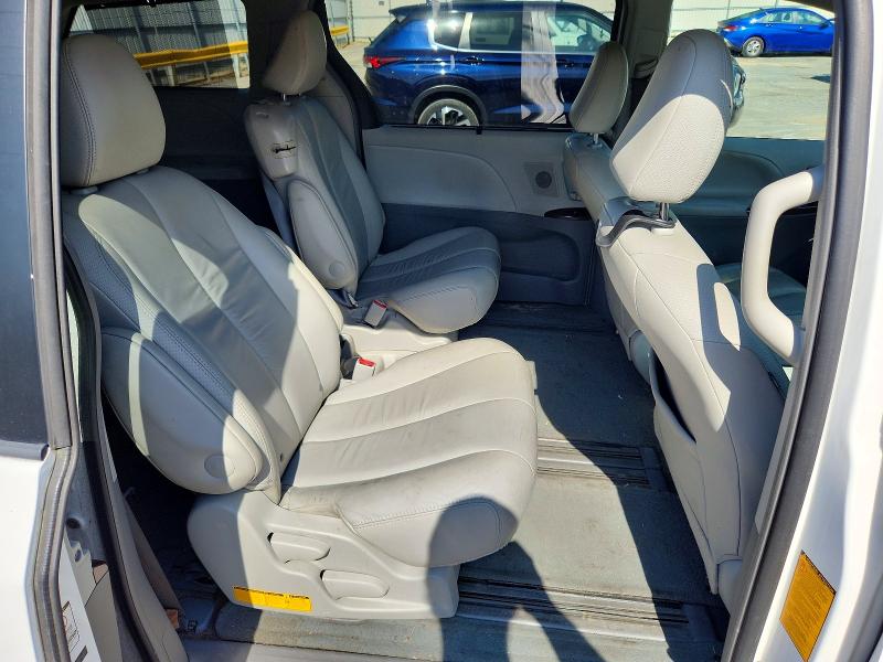 Photo 11 from auction – 2011 TOYOTA SIENNA with VIN 5TDYK3DC9BS149655
