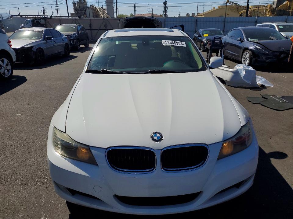 Photo 5 from auction – 2011 BMW 328 with VIN WBAPH5G56BNM75564