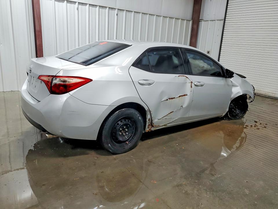 Photo 3 from auction – 2018 TOYOTA COROLLA with VIN 2T1BURHE5JC058467
