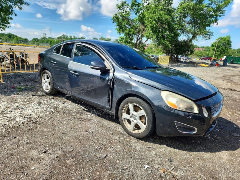 Photo 4 from auction – 2012 VOLVO S60 with VIN YV1622FS8C2125002