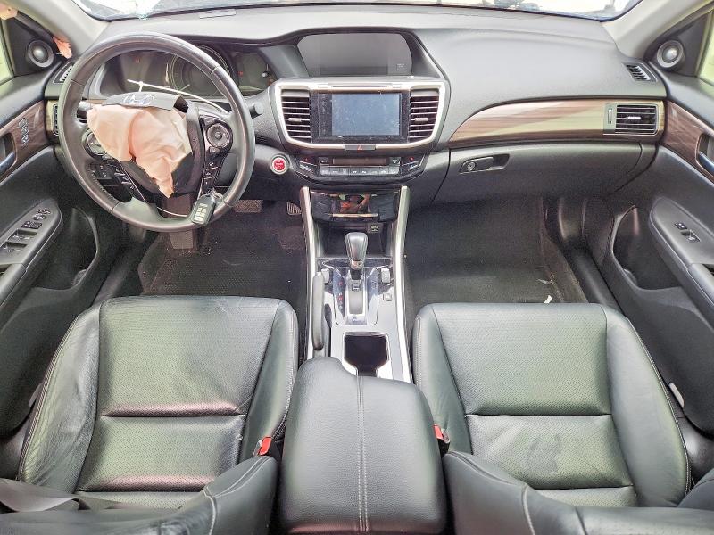 Photo 8 from auction – 2017 HONDA ACCORD with VIN JHMCR6F78HC003196