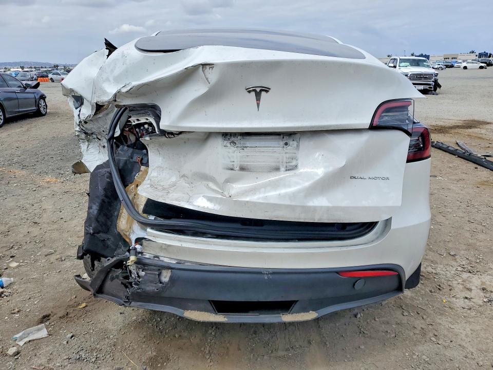Photo 6 from auction – 2023 TESLA MODEL Y with VIN 7SAYGAEE0PF826371