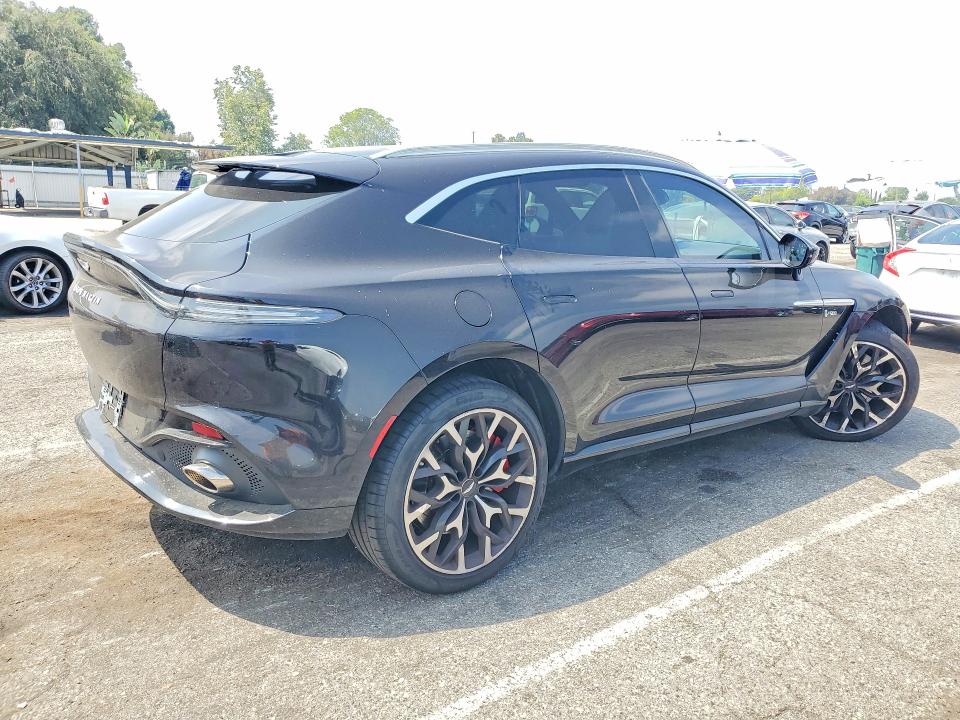 Фото 3 с аукциона – 2021 ASTON MARTIN DBX с VIN SCFVUJAW9MTV01008