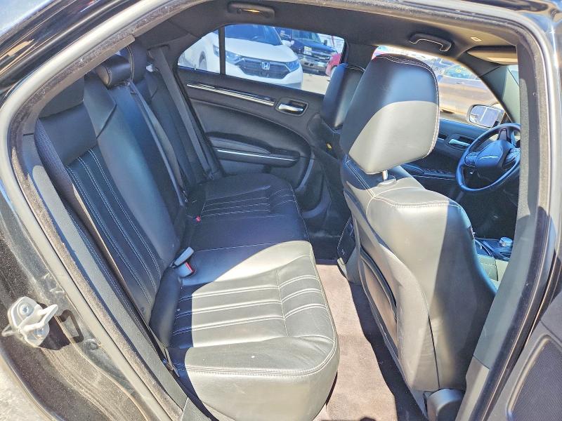 Photo 10 from auction – 2017 CHRYSLER 300 with VIN 2C3CCABG6HH663945