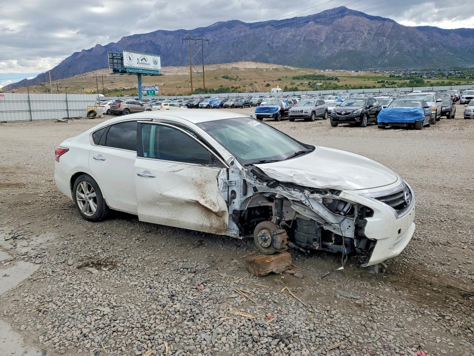 Photo 4 from auction – 2015 NISSAN ALTIMA with VIN 1N4AL3AP5FN407791