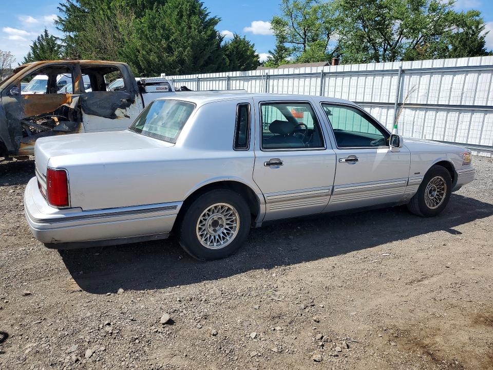 Снимка 3 от търг – 1995 LINCOLN TOWN CAR с VIN 1LNLM81W6SY663348