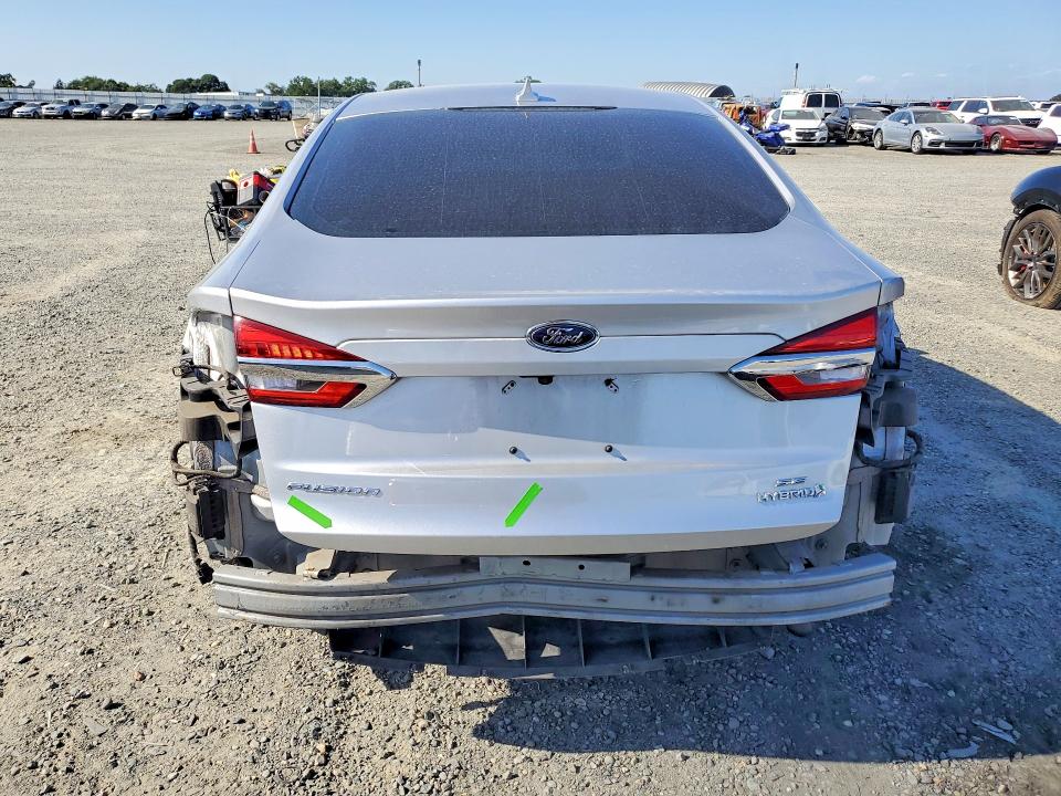 Photo 6 from auction – 2019 FORD FUSION with VIN 3FA6P0LU5KR110121