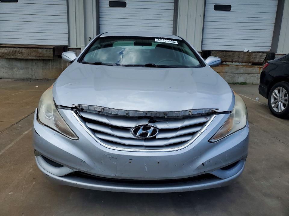 Photo 5 from auction – 2011 HYUNDAI SONATA with VIN 5NPEB4AC6BH025605