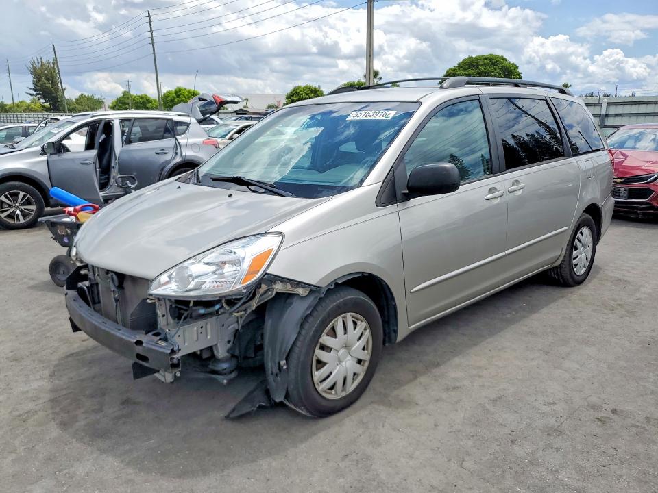 TOYOTA SIENNA 2004 with VIN 5TDZA23C24S137157 - Photo from auction