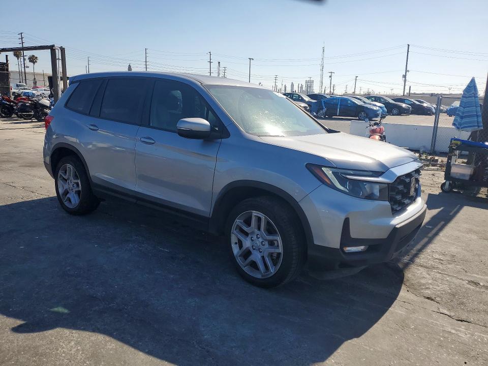 Photo 4 from auction – 2024 HONDA PASSPORT with VIN 5FNYF8H59RB008869