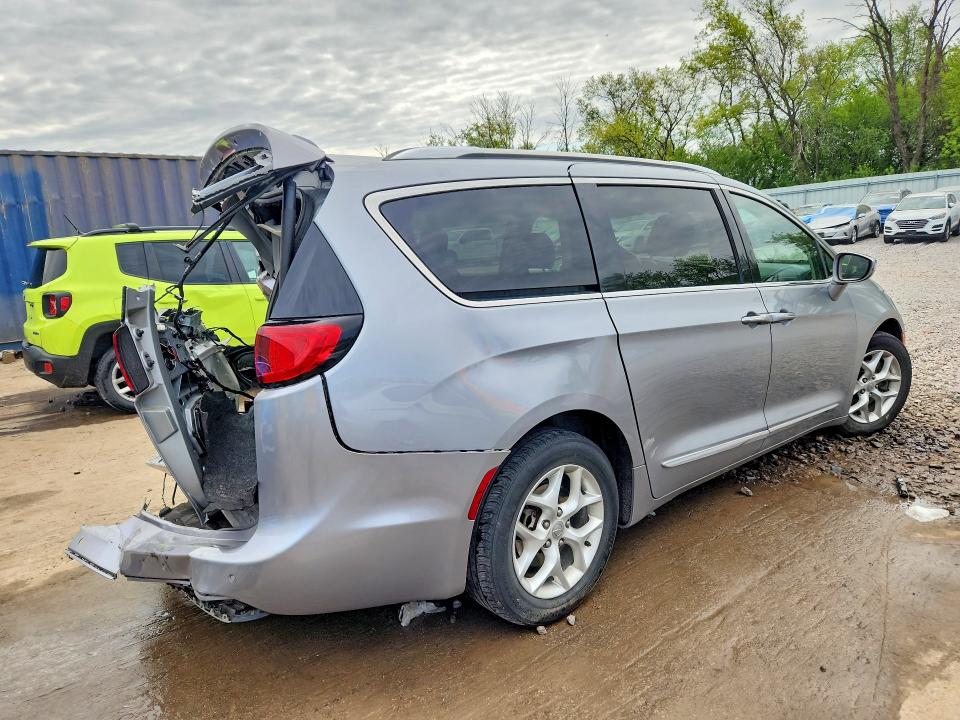 Photo 3 from auction – 2020 CHRYSLER PACIFICA with VIN 2C4RC1GG1LR187492