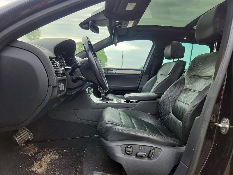Photo 7 from auction – 2017 VOLKSWAGEN TOUAREG with VIN WVGRF7BP9HD000586