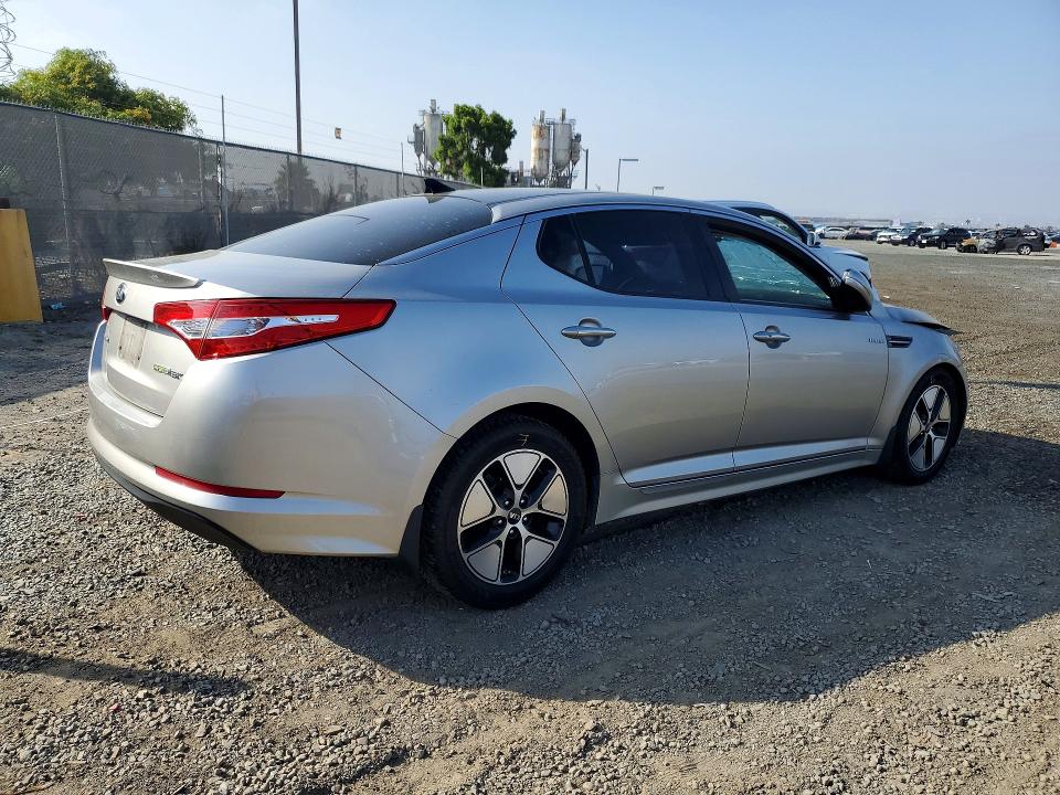 Photo 3 from auction – 2013 KIA OPTIMA with VIN KNAGM4AD3D5052627