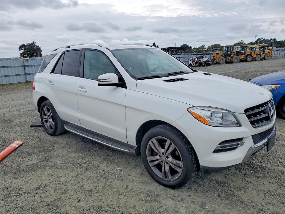 Photo 4 from auction – 2015 MERCEDES-BENZ ML with VIN 4JGDA5HB5FA605311