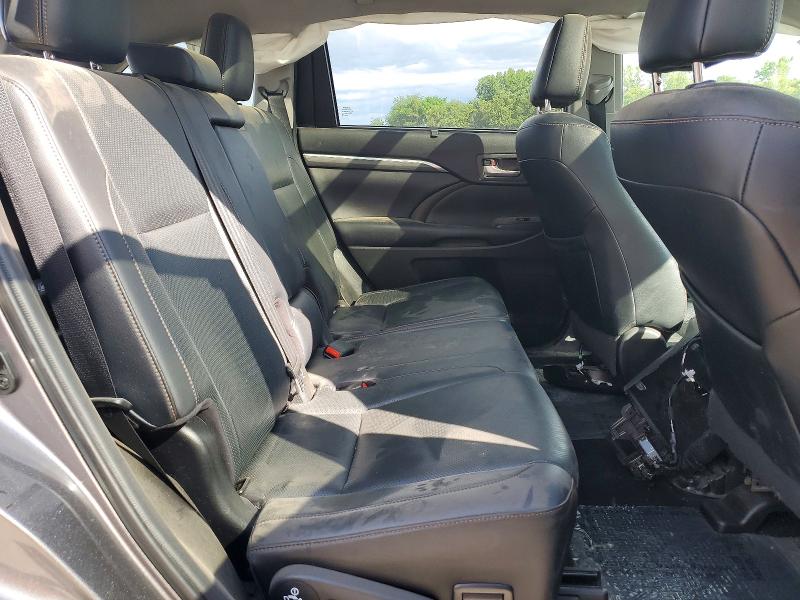 Photo 11 from auction – 2019 TOYOTA HIGHLANDER with VIN 5TDDZRFH8KS995474