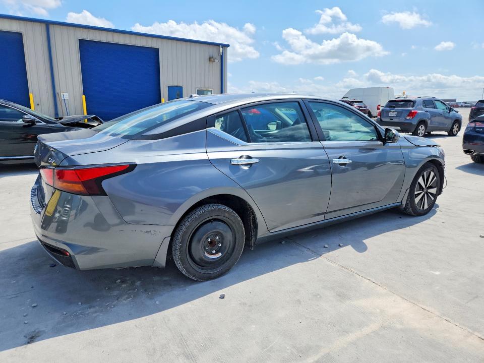 Photo 3 from auction – 2022 NISSAN ALTIMA with VIN 1N4BL4DV1NN421562