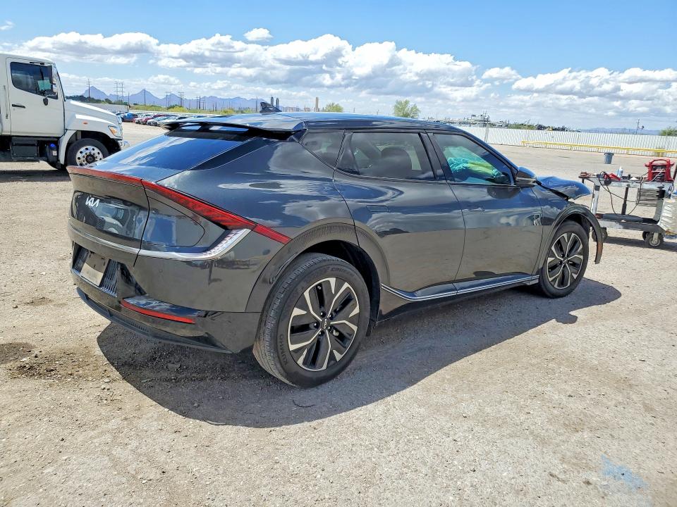 Photo 3 from auction – 2022 KIA EV6 with VIN KNDC34LAXN5054805