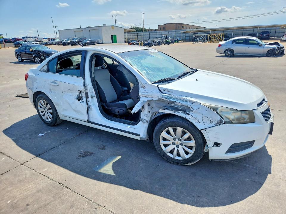 Photo 4 from auction – 2011 CHEVROLET CRUZE with VIN 1G1PC5SH8B7101537