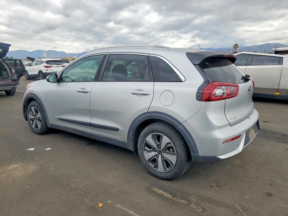 Photo 2 from auction – 2017 KIA NIRO with VIN KNDCB3LC0H5044920