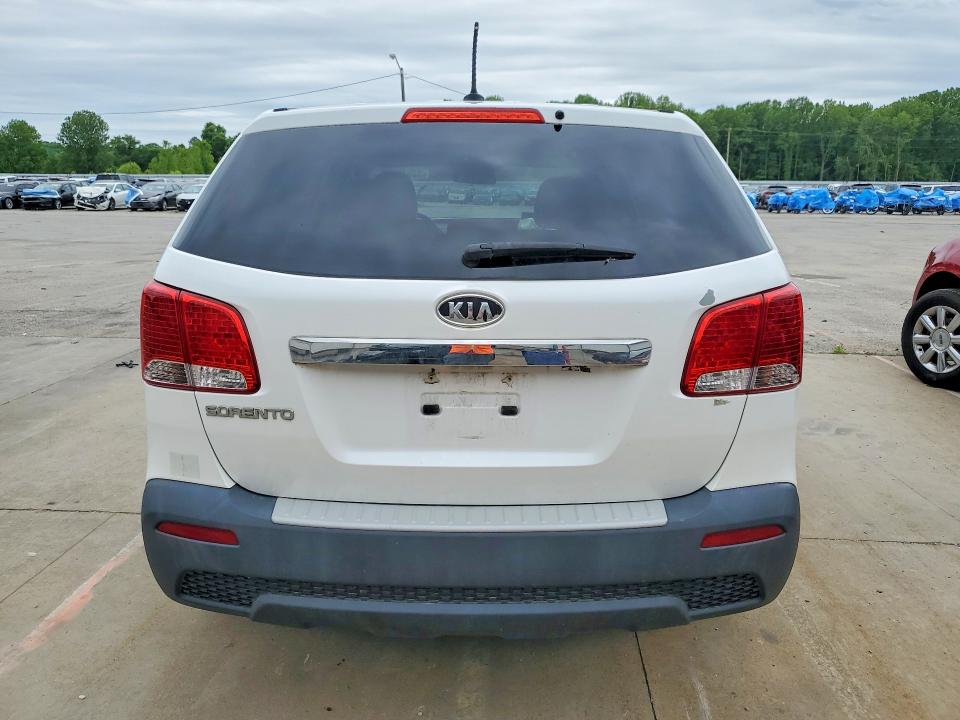 Photo 6 from auction – 2011 KIA SORENTO with VIN 5XYKT3A1XBG030399