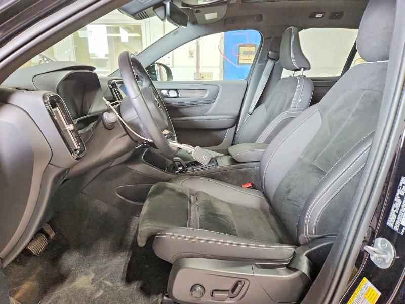 Photo 7 from auction – 2023 VOLVO XC40 with VIN YV4ED3UM7P2096830