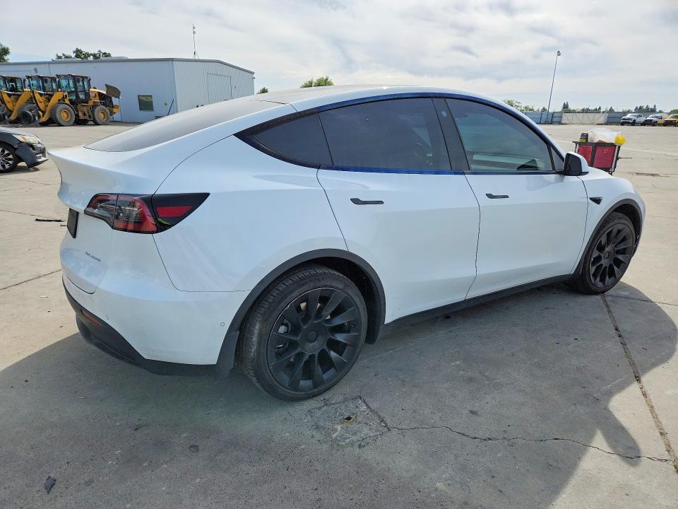 Photo 3 from auction – 2022 TESLA MODEL Y with VIN 7SAYGDEE6NF549367