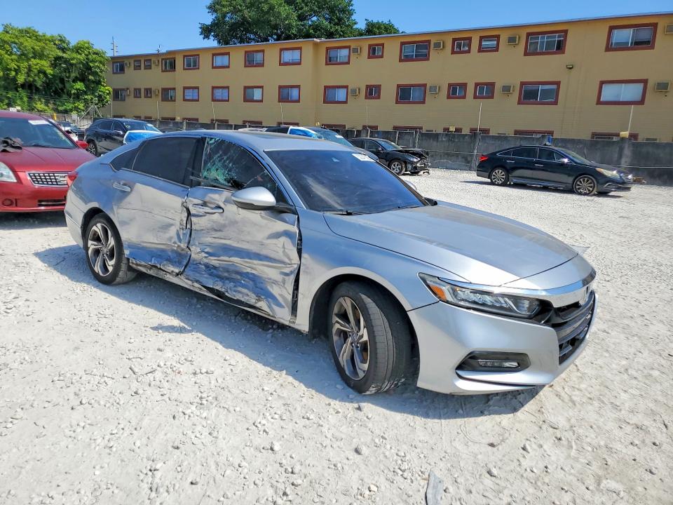 Photo 4 from auction – 2018 HONDA ACCORD with VIN 1HGCV2F60JA034667