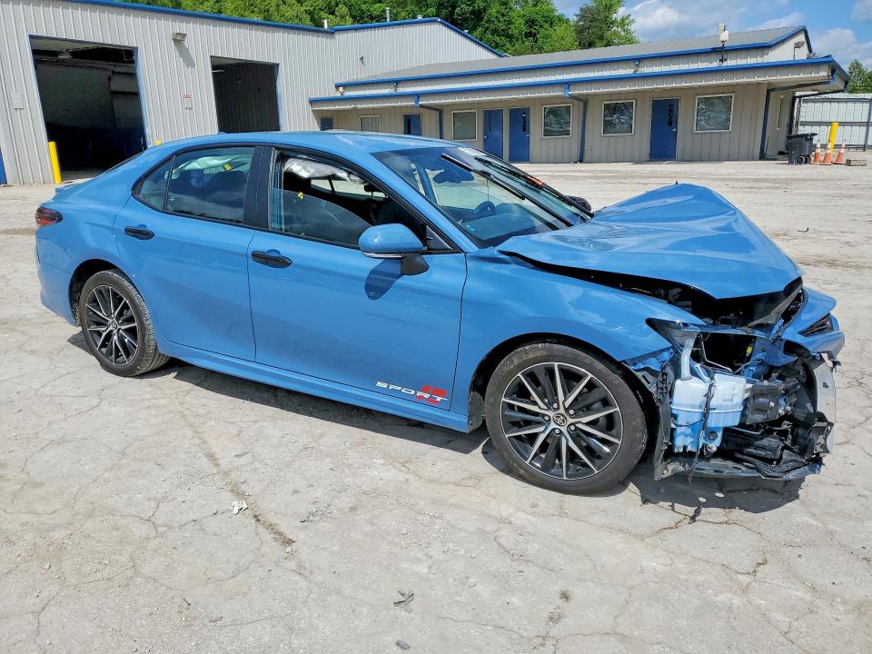 Photo 4 from auction – 2024 TOYOTA CAMRY with VIN 4T1G11AK2RU215527