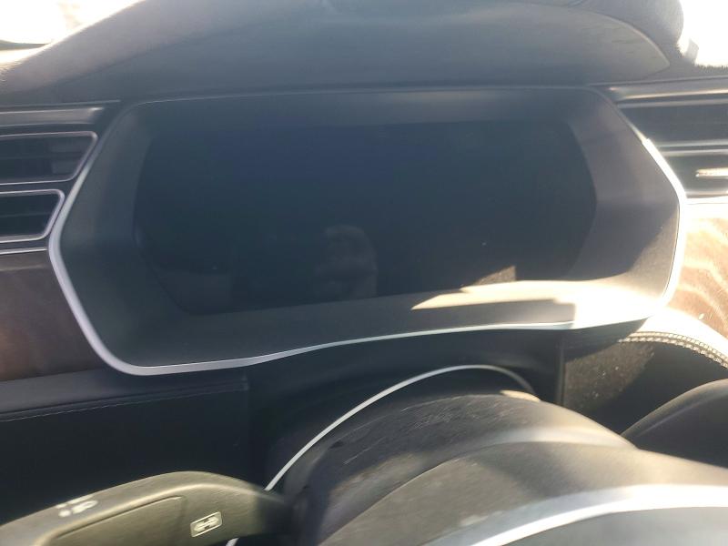 Photo 9 from auction – 2016 TESLA MODEL X with VIN 5YJXCBE46GF006541