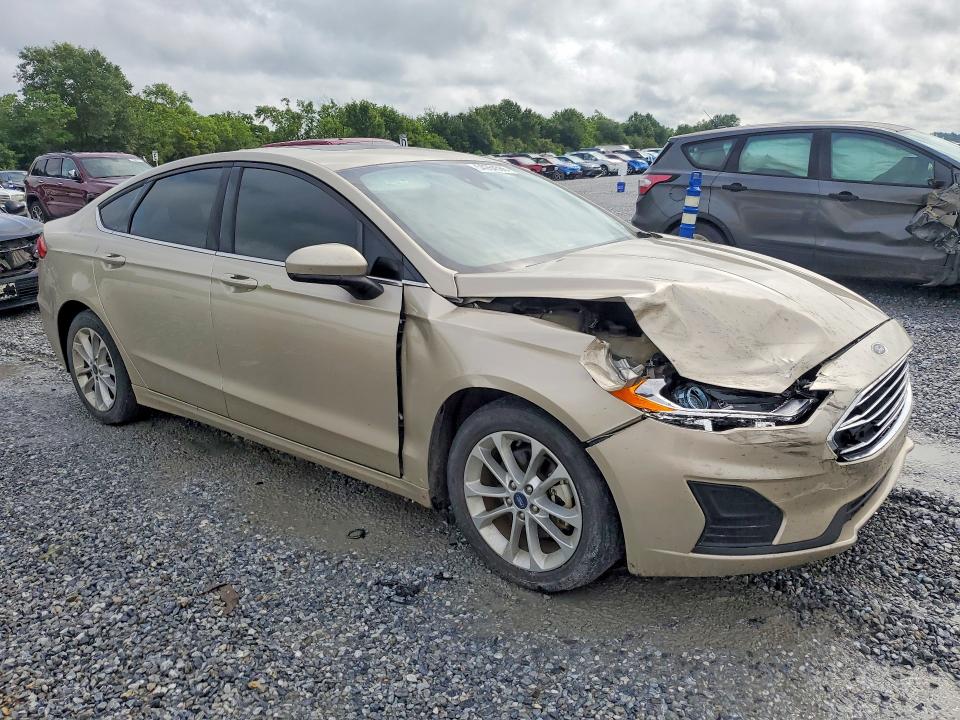 Photo 4 from auction – 2019 FORD FUSION with VIN 3FA6P0LU5KR119952