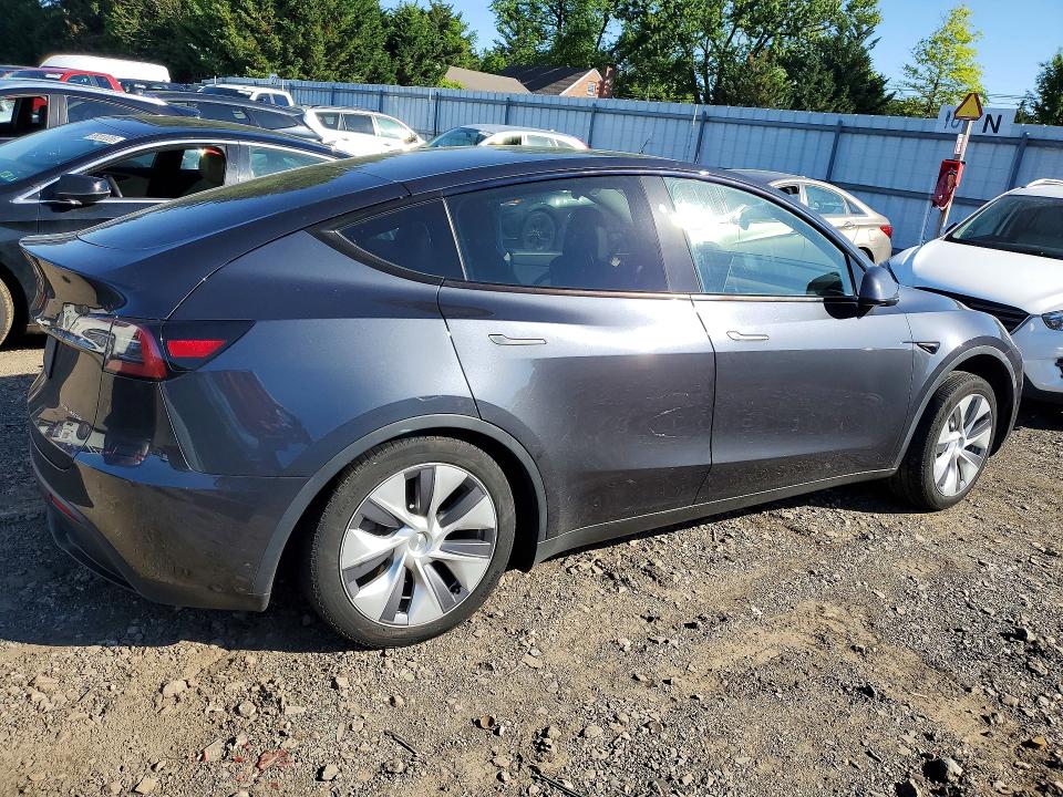 Photo 3 from auction – 2024 TESLA MODEL Y with VIN 7SAYGDEE1RA229456