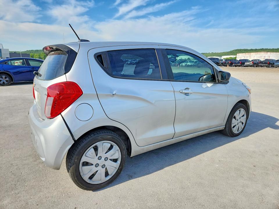 Photo 3 from auction – 2016 CHEVROLET SPARK with VIN KL8CB6SA0GC607453