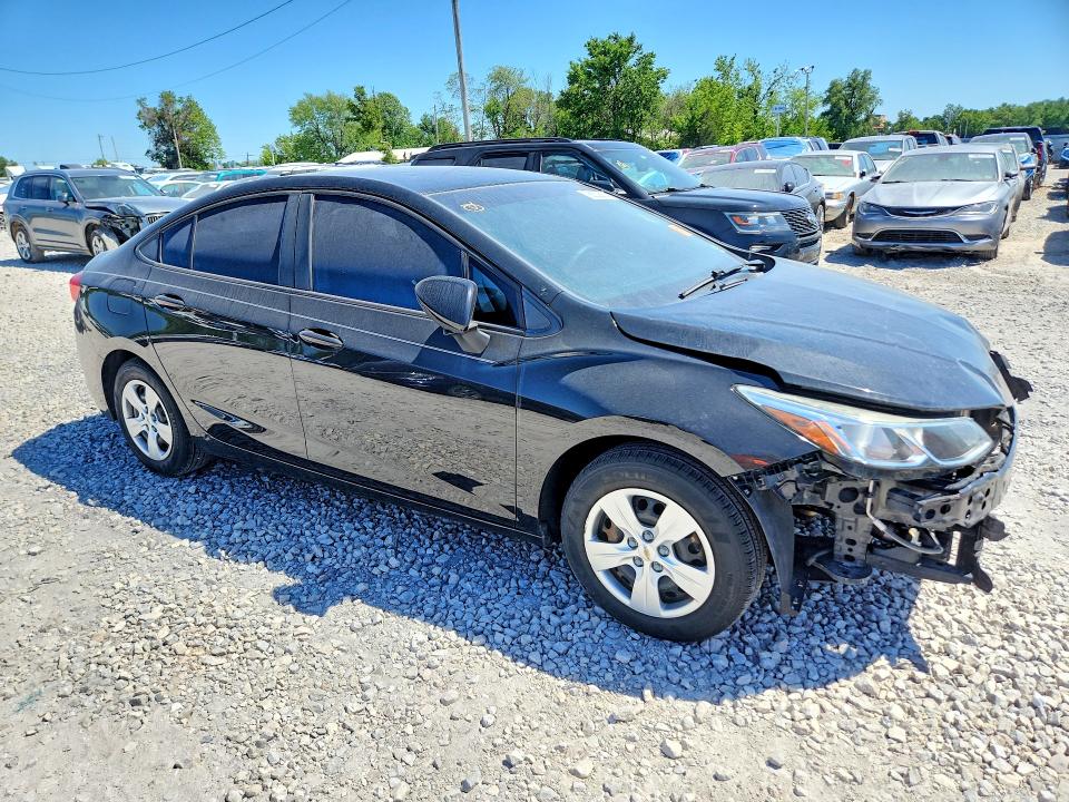 Photo 4 from auction – 2017 CHEVROLET CRUZE with VIN 1G1BB5SM8H7170943