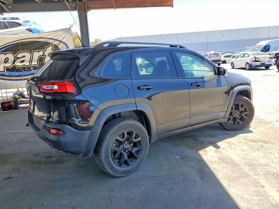 Photo 3 from auction – 2015 JEEP CHEROKEE with VIN 1C4PJMBS7FW770039