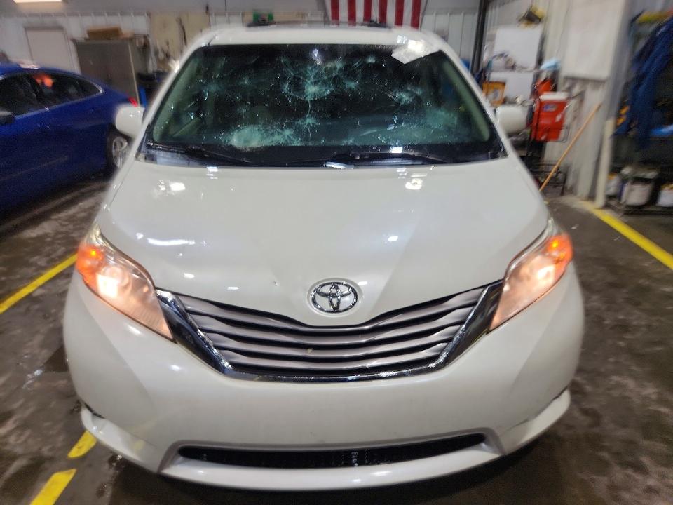 صورة رقم 5 من المزاد - 2017 TOYOTA SIENNA مع VIN 5TDYZ3DC0HS893584