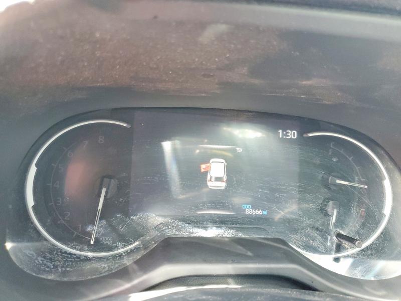 Photo 9 from auction – 2022 TOYOTA RAV4 with VIN 2T3J1RFV9NW264605