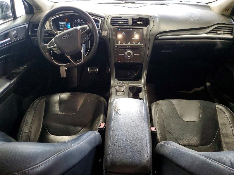 Photo 8 from auction – 2017 FORD FUSION with VIN 3FA6P0K92HR130526