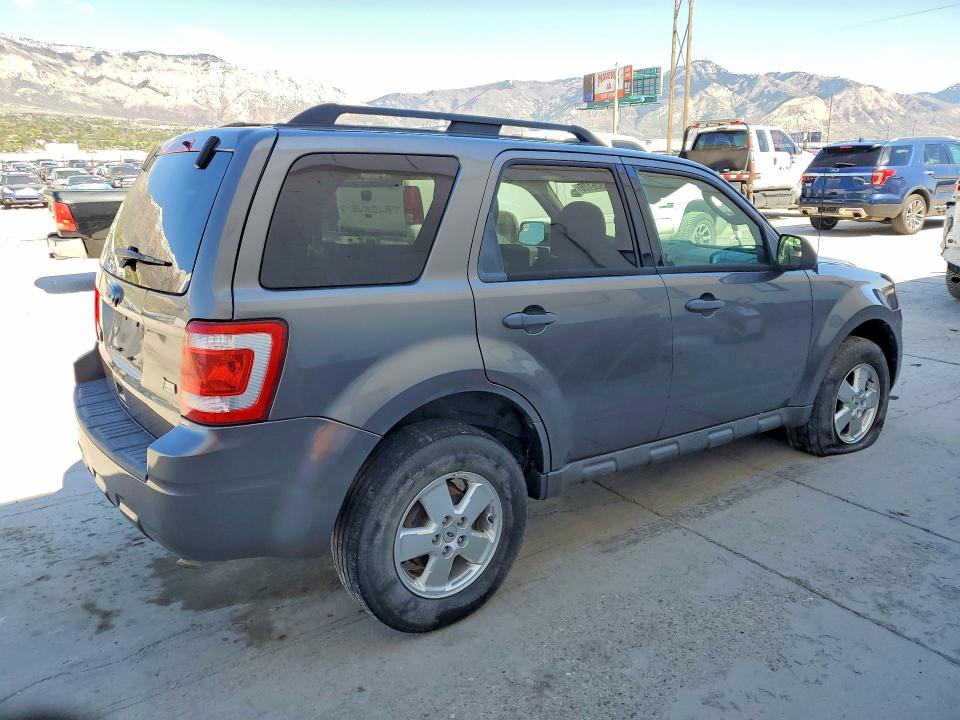 Photo 3 from auction – 2010 FORD ESCAPE with VIN 1FMCU9DG4AKC78446