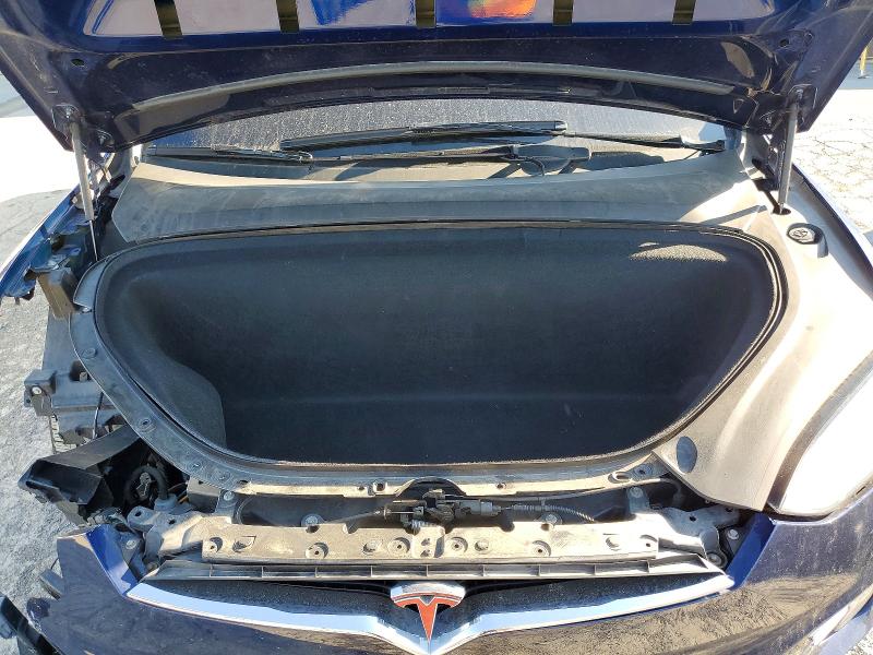 Photo 12 from auction – 2019 TESLA MODEL X with VIN 5YJXCAE27KF152626