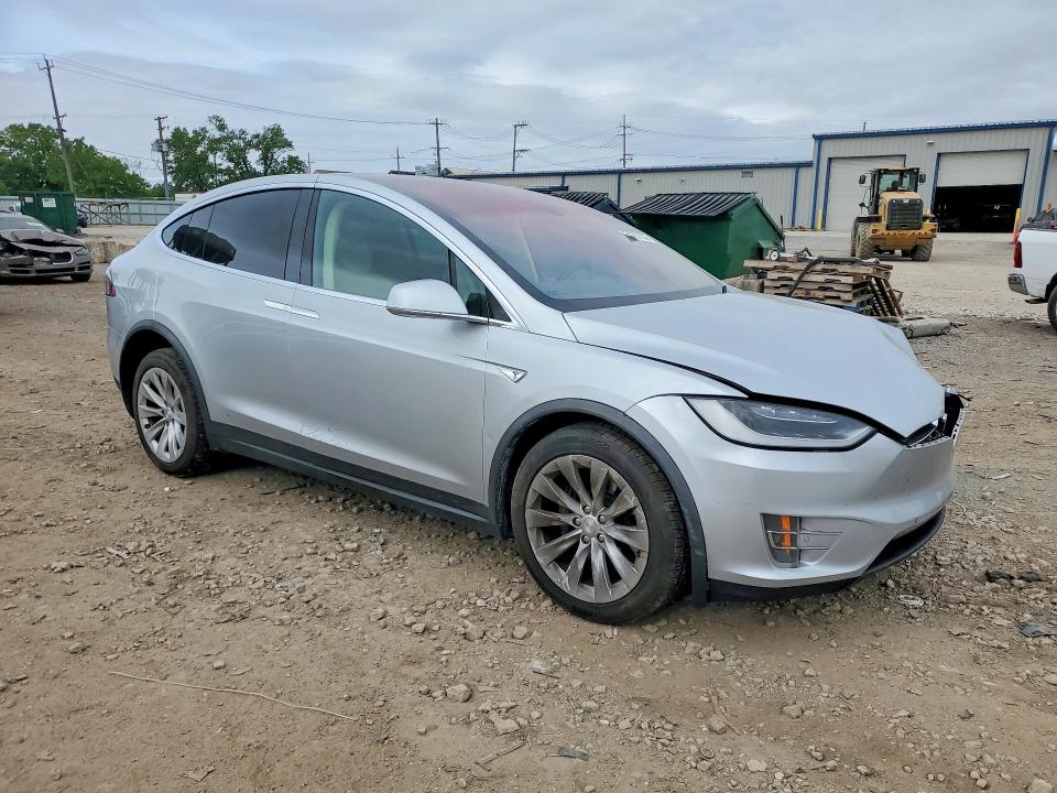 Photo 4 from auction – 2016 TESLA MODEL X with VIN 5YJXCBE26GF015903