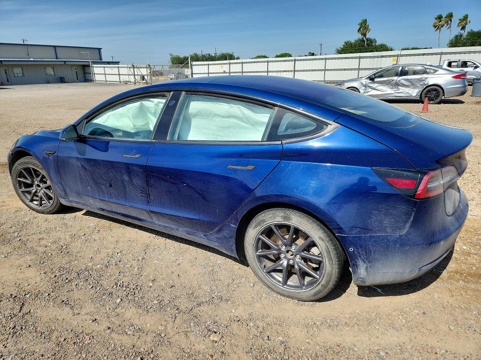 Снимка 2 от търг – 2017 TESLA MODEL 3 AWD W/LONG R с VIN 5YJ3E1EA1HF001452