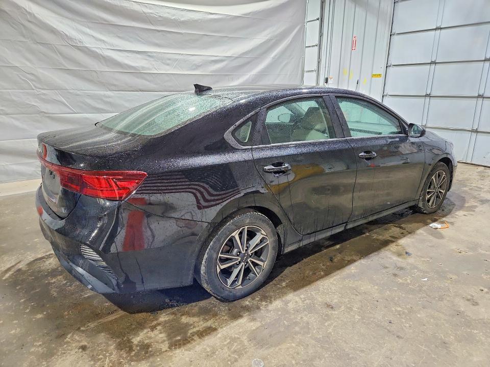 Photo 3 from auction – 2023 KIA FORTE with VIN 3KPF24AD1PE554792