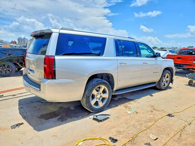 Photo 3 from auction – 2017 CHEVROLET SUBURBAN with VIN 1GNSCJKCXHR206275