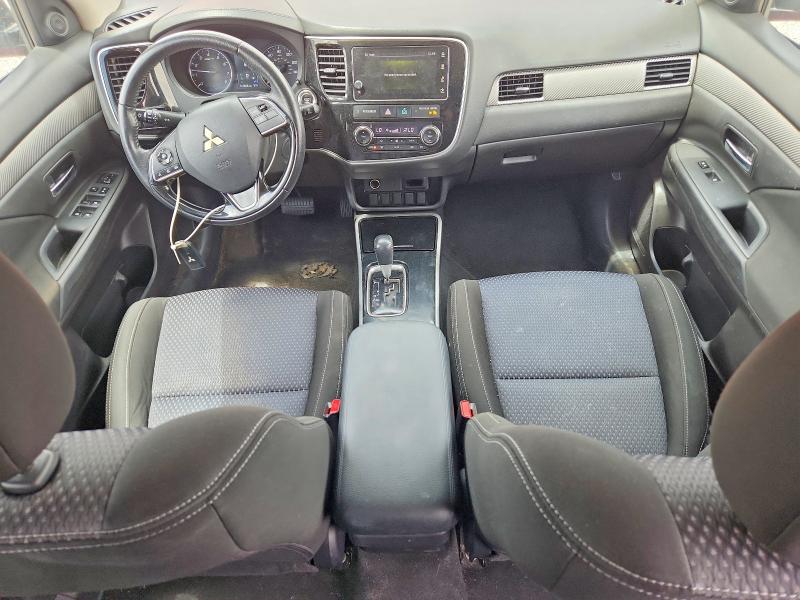 Photo 8 from auction – 2018 MITSUBISHI OUTLANDER with VIN JA4AZ3A37JZ055041