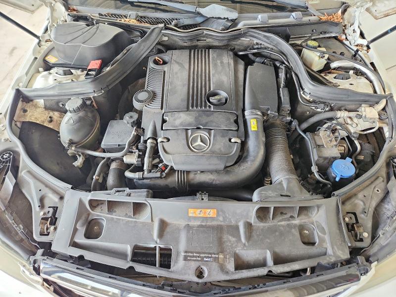 Photo 11 from auction – 2014 MERCEDES-BENZ C with VIN WDDGF4HBXEA964249
