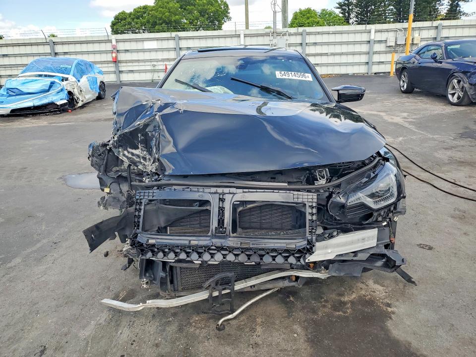 Photo 5 from auction – 2024 BMW M2 with VIN 3MF13DM00R8E32312