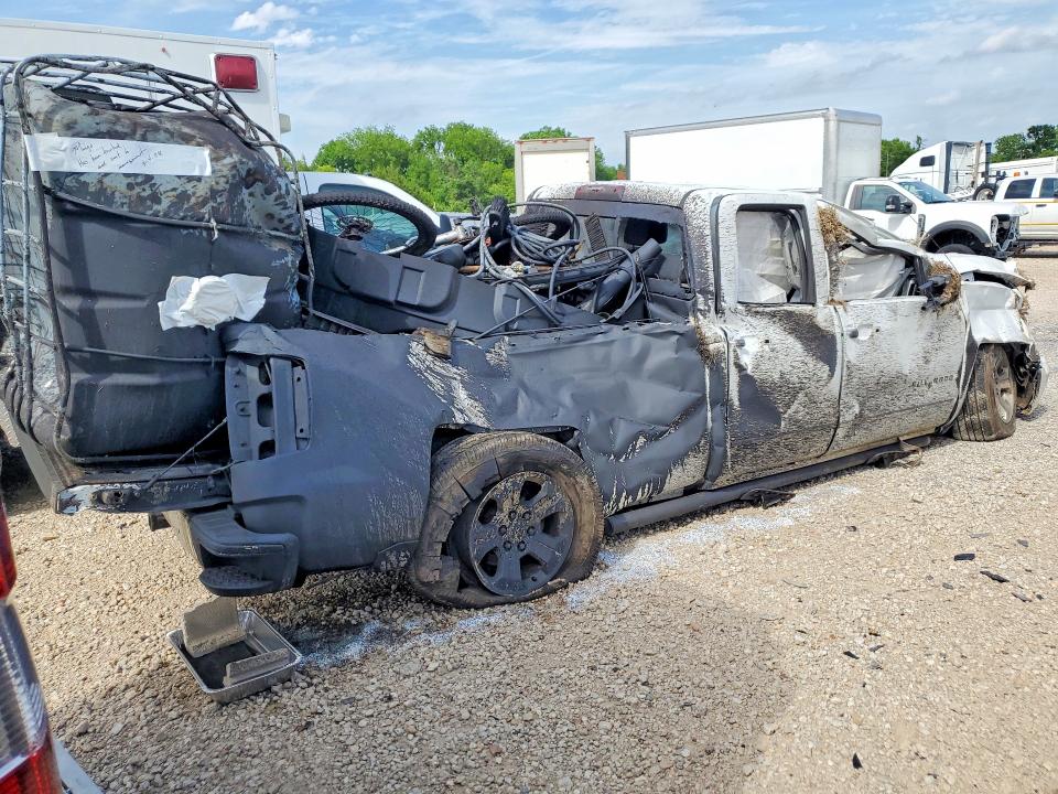 Photo 3 from auction – 2017 CHEVROLET SILVERADO with VIN 1C6SRFHT7MN581707