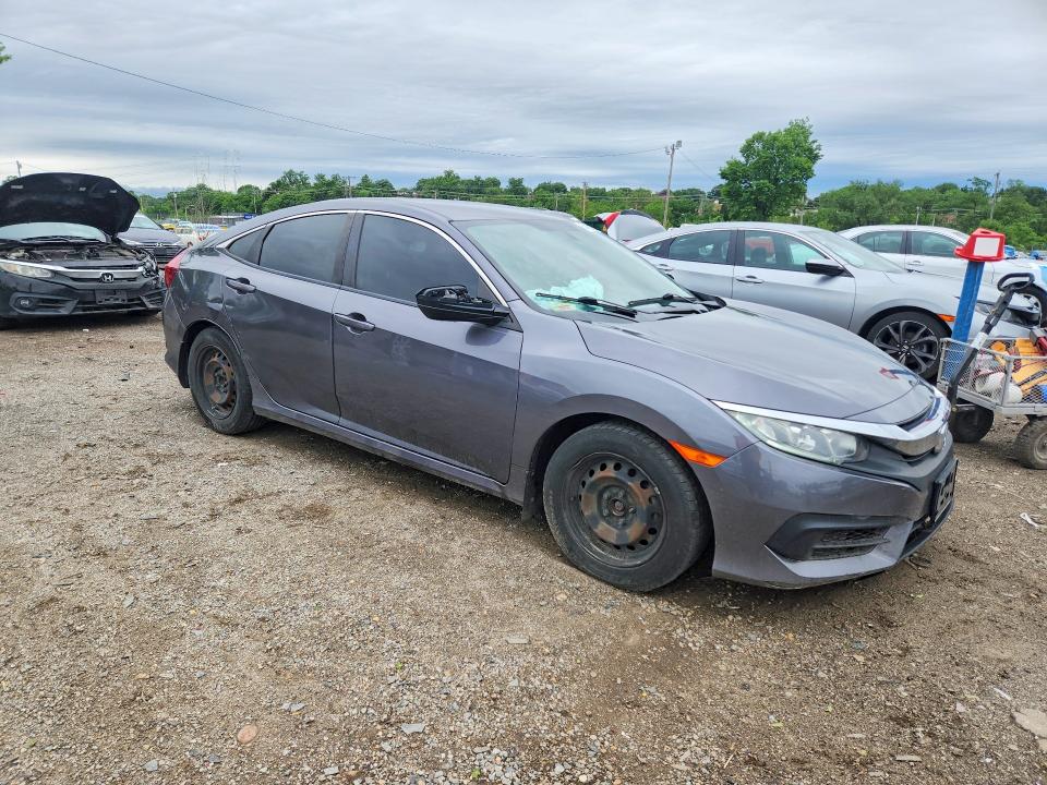 Photo 4 from auction – 2018 HONDA CIVIC with VIN 2HGFC2F50JH568117