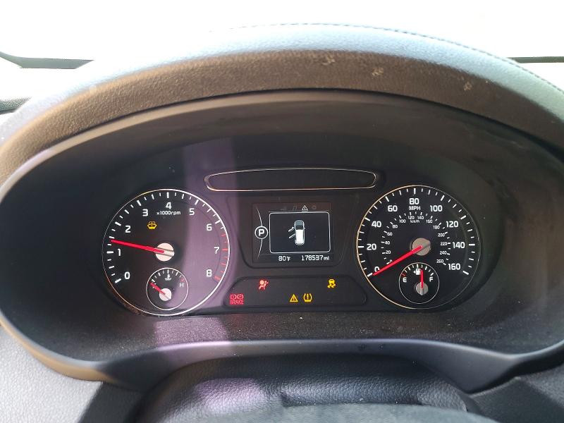 Photo 9 from auction – 2016 KIA SORENTO with VIN 5XYPG4A34GG091109