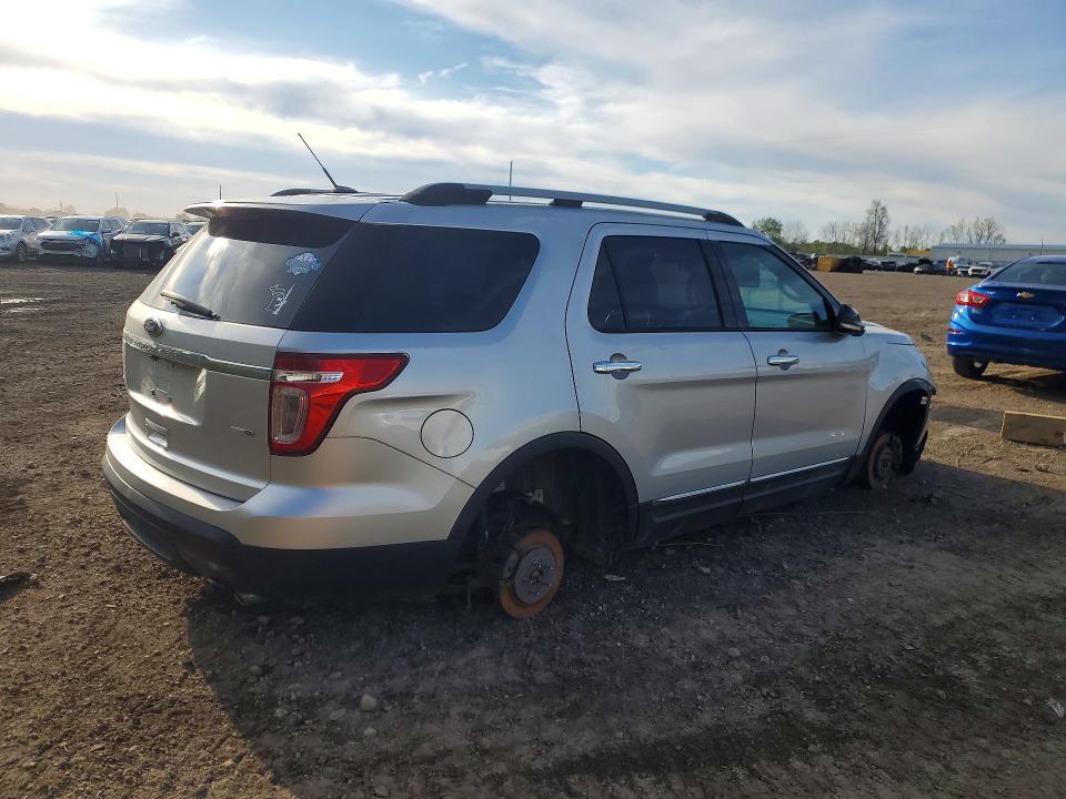 Photo 3 from auction – 2015 FORD EXPLORER with VIN 1FM5K8D82FGC36689